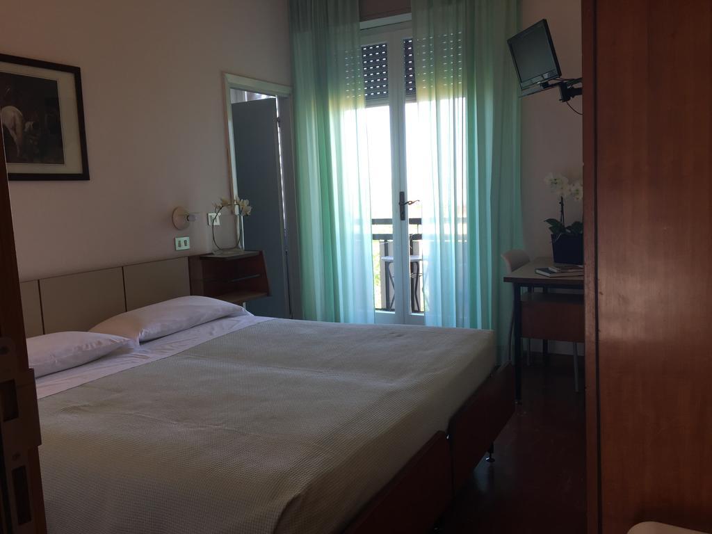 Hotel Miramare Et De La Ville Ρίμινι Εξωτερικό φωτογραφία