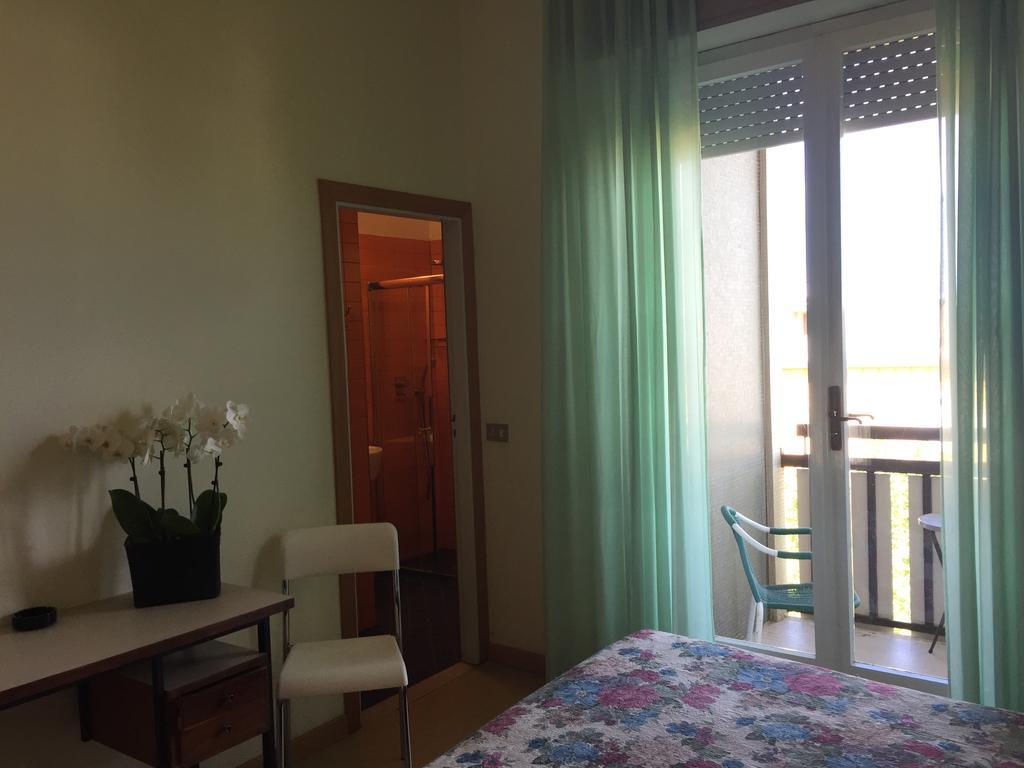 Hotel Miramare Et De La Ville Ρίμινι Εξωτερικό φωτογραφία