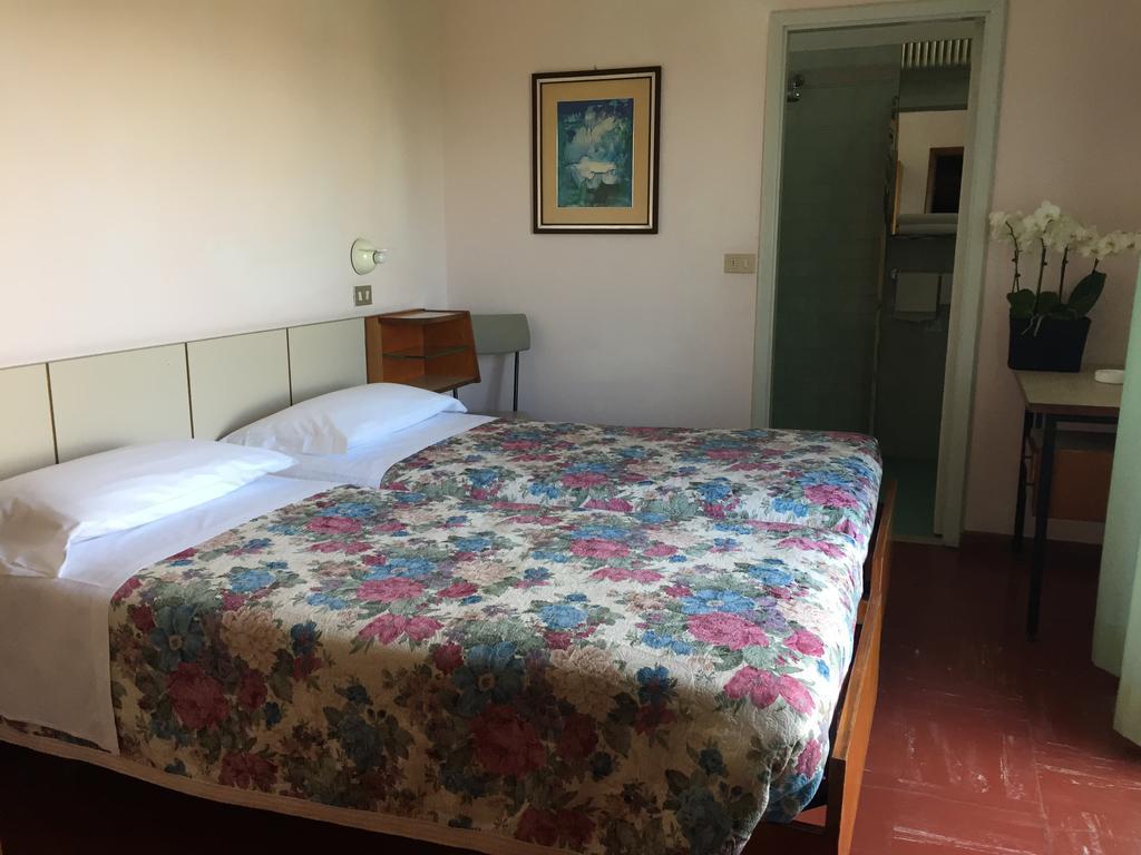 Hotel Miramare Et De La Ville Ρίμινι Εξωτερικό φωτογραφία