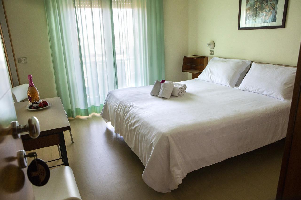 Hotel Miramare Et De La Ville Ρίμινι Εξωτερικό φωτογραφία
