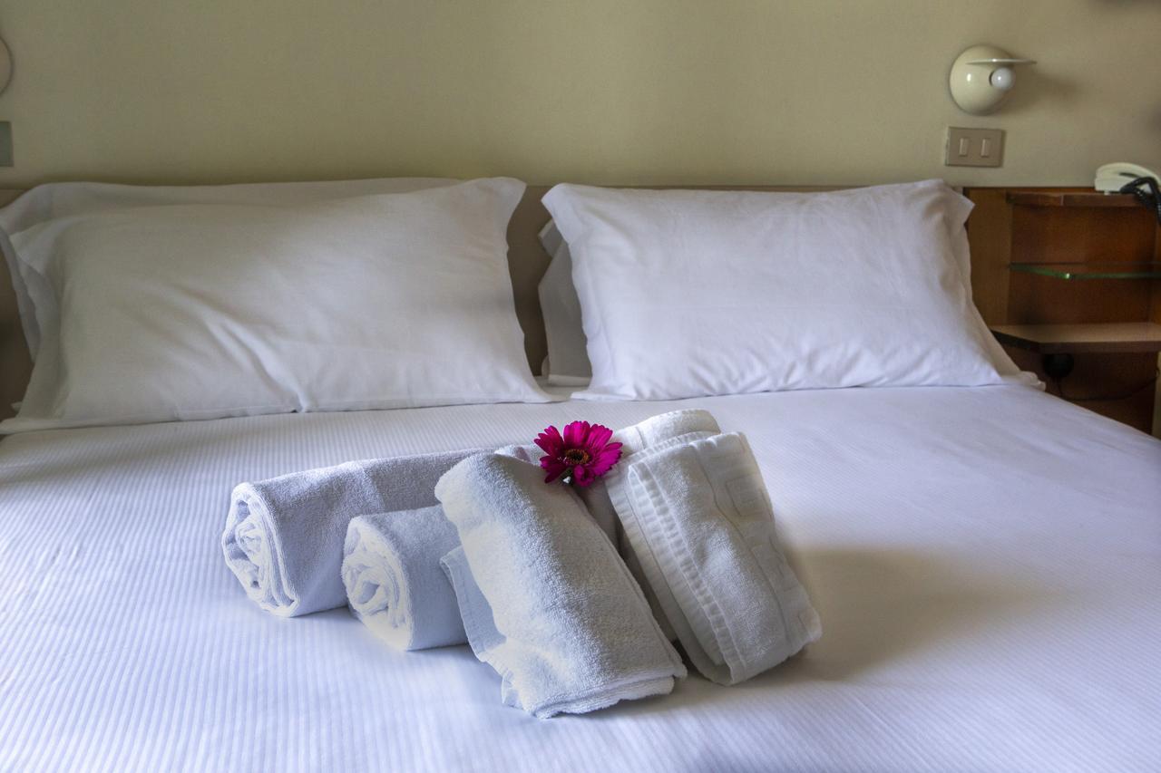 Hotel Miramare Et De La Ville Ρίμινι Εξωτερικό φωτογραφία